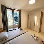 Paceville Glow Nine Apartment *