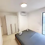 Apartment Paceville Glow Nine *