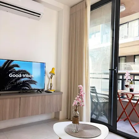 Paceville Glow Five *