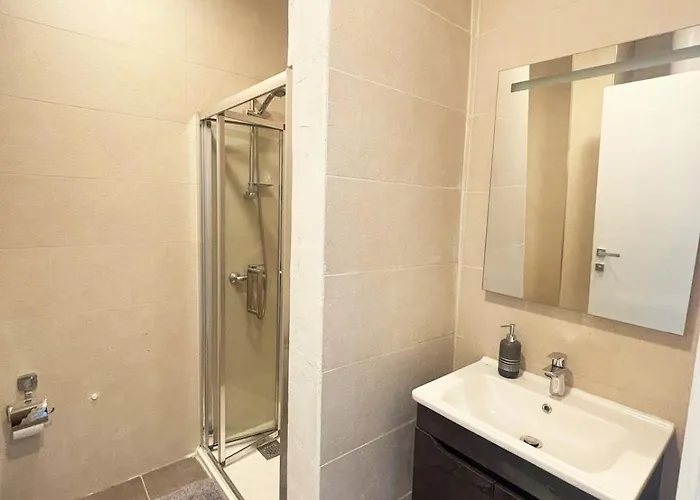 Paceville Glow Five شقة