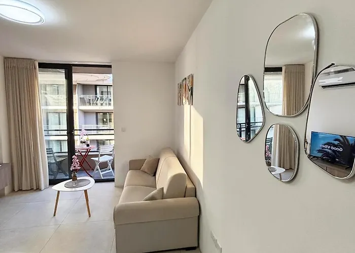 Apartament Paceville Glow Five