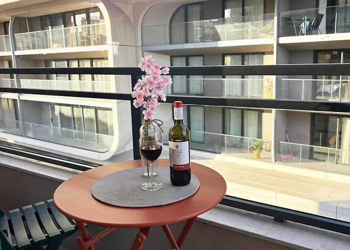 Paceville Glow Five Apartament