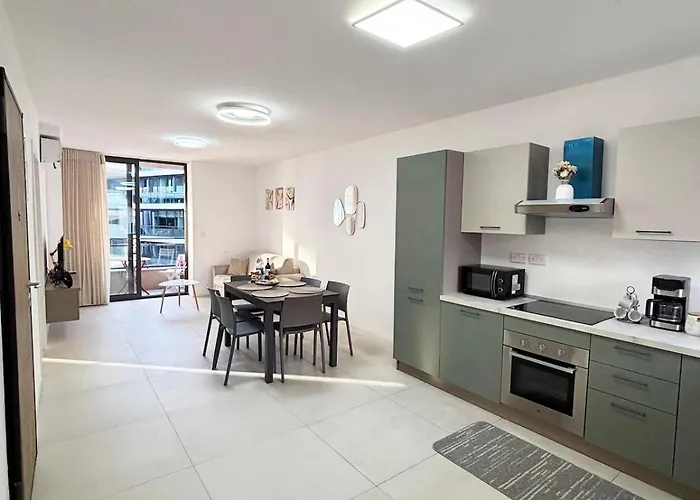 Paceville Glow Five Apartament