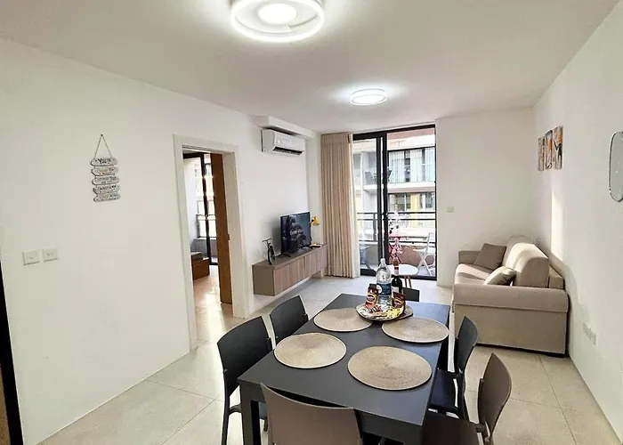 Apartament Paceville Glow Five