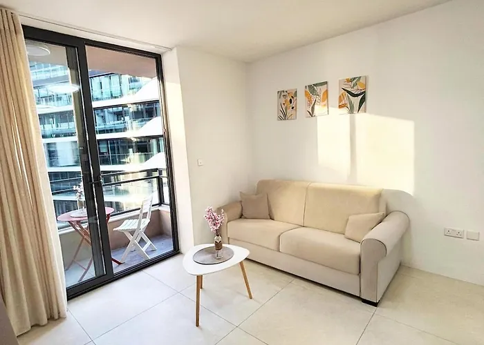 Paceville Glow Five Apartament