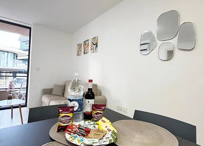 Paceville Glow Five Apartament