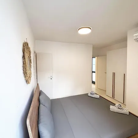 Paceville Glow Five San Ġiljan