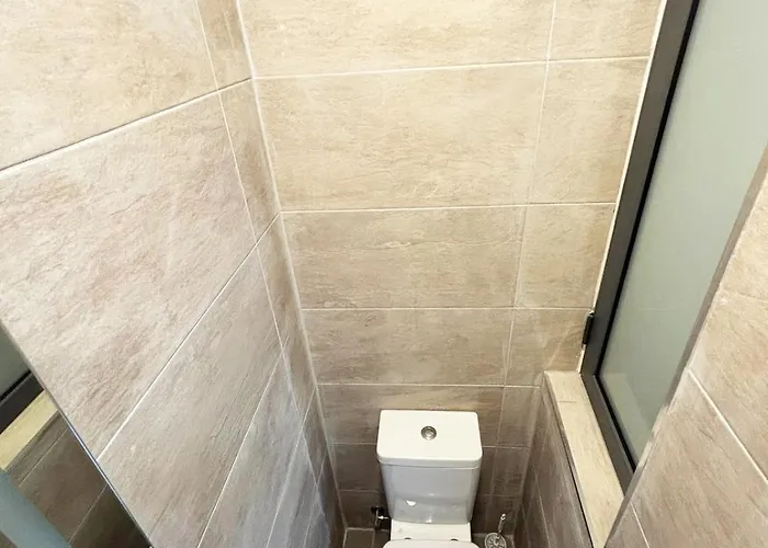 Paceville Glow Five Apartment *