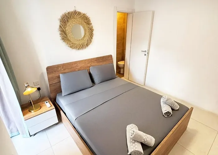 Apartment Paceville Glow Five